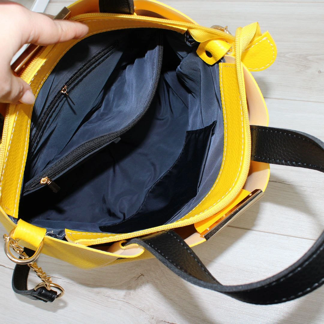 Жіноча сумка жовта класична для весняного настрою